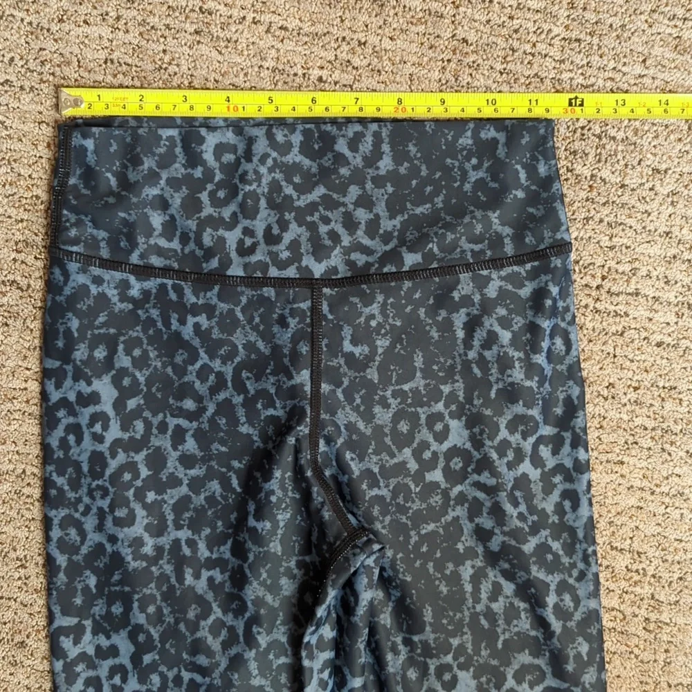 Zyia Scrunch Butt Leggings - Picture 8 of 10